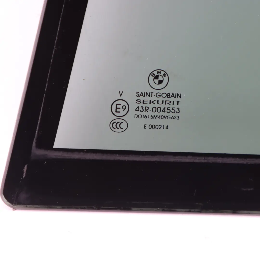 Vitre latérale teintée Porte arrière gauche AS3 Noir pour BMW X5 E70 à propos du numéro de pièce 7129729 BMW X5 E70 Vitre latérale teintée Porte arrière gauche AS3 Noir - SKU 7129729-1 - Numéro de pièce 7129729