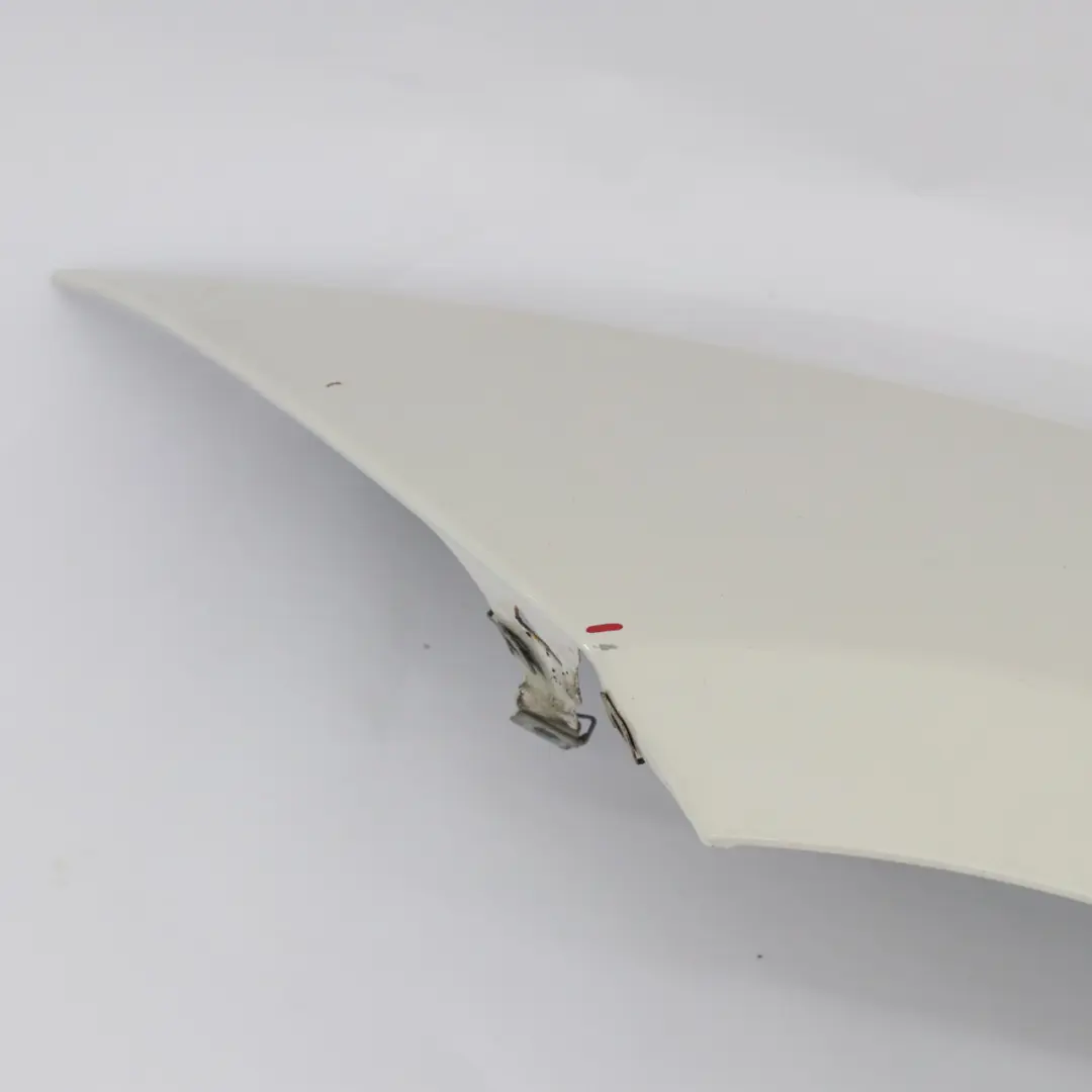 BMW E81 E87 Pannello laterale parafango anteriore sinistro Alpinweiss White 300 - SKU 7133227-AW2 - Numero di parte 7133227