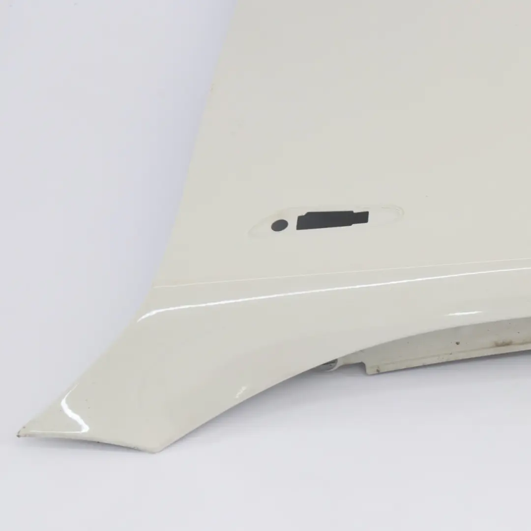 BMW E81 E87 Panel Lateral Guardabarros Delantero Izquierdo Alpinweiss Alpine 300 - SKU 7133227-AW2 - Número de pieza 7133227