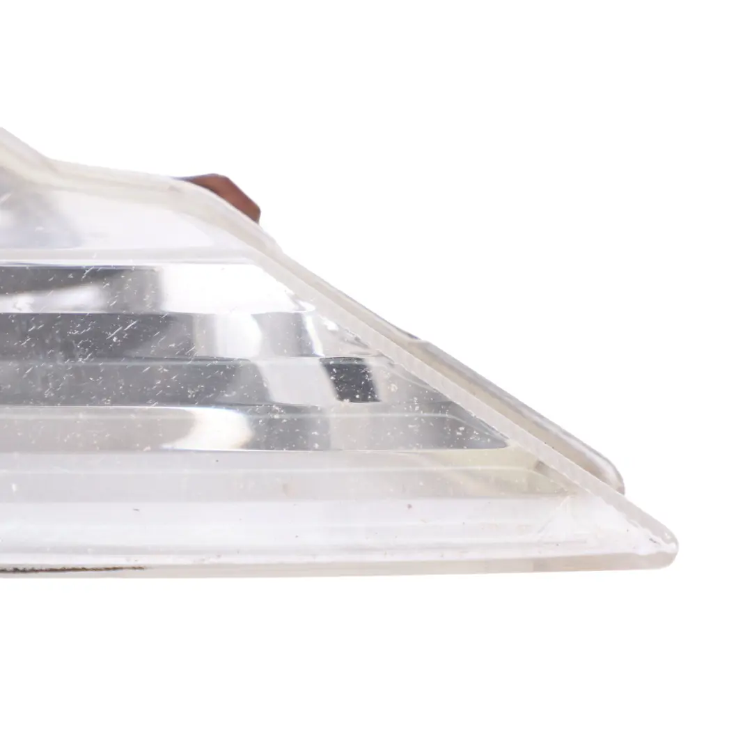 Luz Indicadora de Dirección Blanca Derecha para BMW E63 E64 con número de pieza 7165806 BMW E63 E64 Luz Indicadora de Dirección Blanca Derecha - SKU 7165806 - Número de pieza 7165806