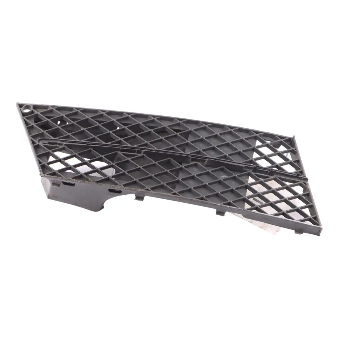 Front Bumper Right O/S Air Duct Centre Grill Grid to BMW E60 E61 with Part number 7178112 BMW E60 E61 Front Bumper Right O/S Air Duct Centre Grill Grid - SKU 7178112 - Part number 7178112
