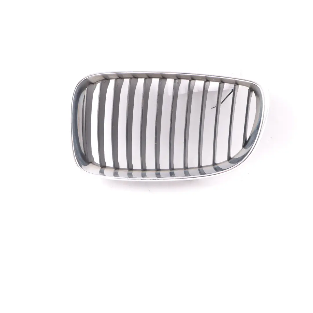 Griglia BMW E81 E87 LCI Paraurti copertura anteriore sinistro Cromo per con numero di parte 7179655 Griglia BMW E81 E87 LCI Paraurti copertura anteriore sinistro Cromo - SKU 7179655 - Numero di parte 7179655