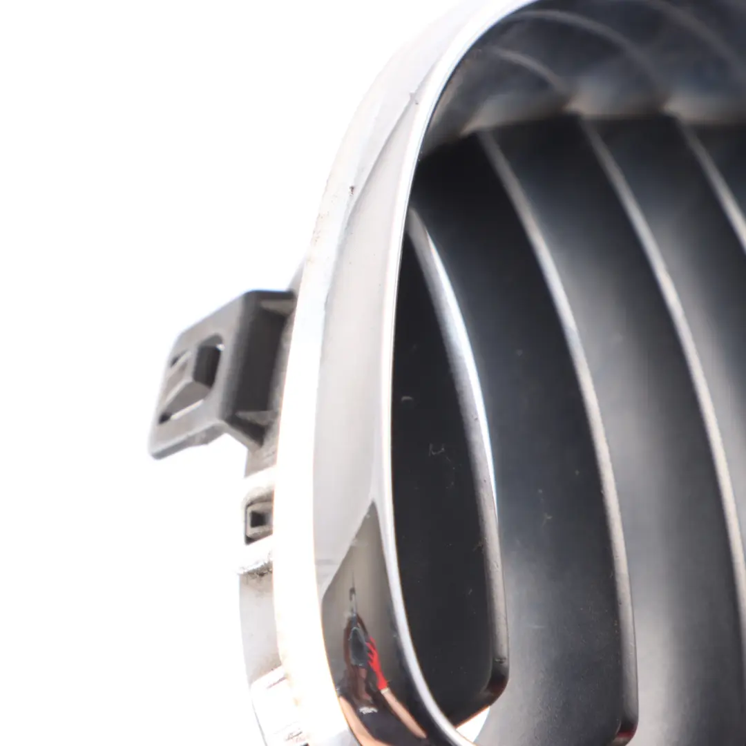 Nerka Grill Atrapa Kratka Przód Lewy Chrom do BMW E81 E87 LCI o numerze 7179655 BMW E81 E87 LCI Nerka Grill Atrapa Kratka Przód Lewy Chrom - SKU 7179655 - Numer Części 7179655
