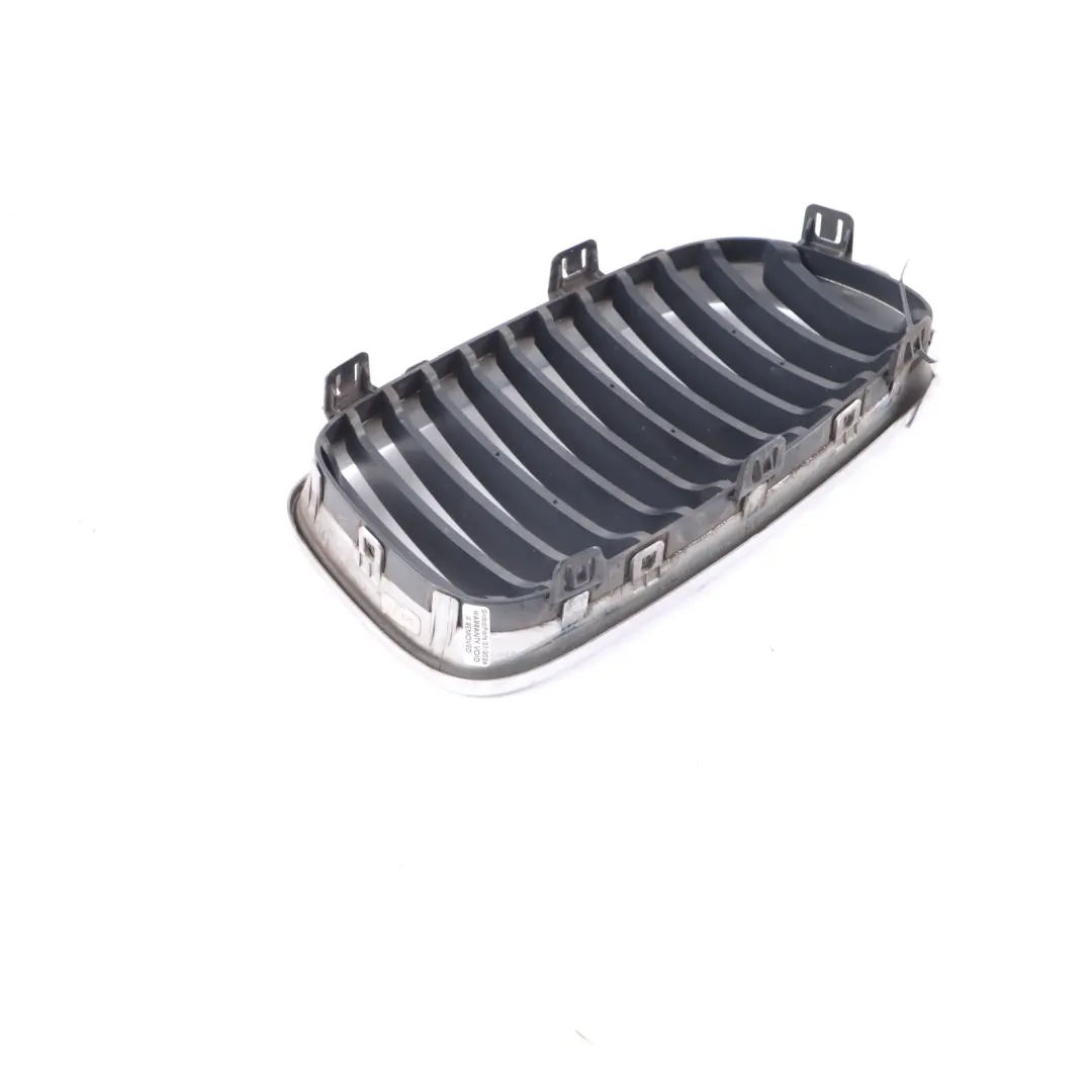 Griglia BMW E81 E87 LCI Paraurti copertura anteriore sinistro Cromo per con numero di parte 7179655 Griglia BMW E81 E87 LCI Paraurti copertura anteriore sinistro Cromo - SKU 7179655 - Numero di parte 7179655