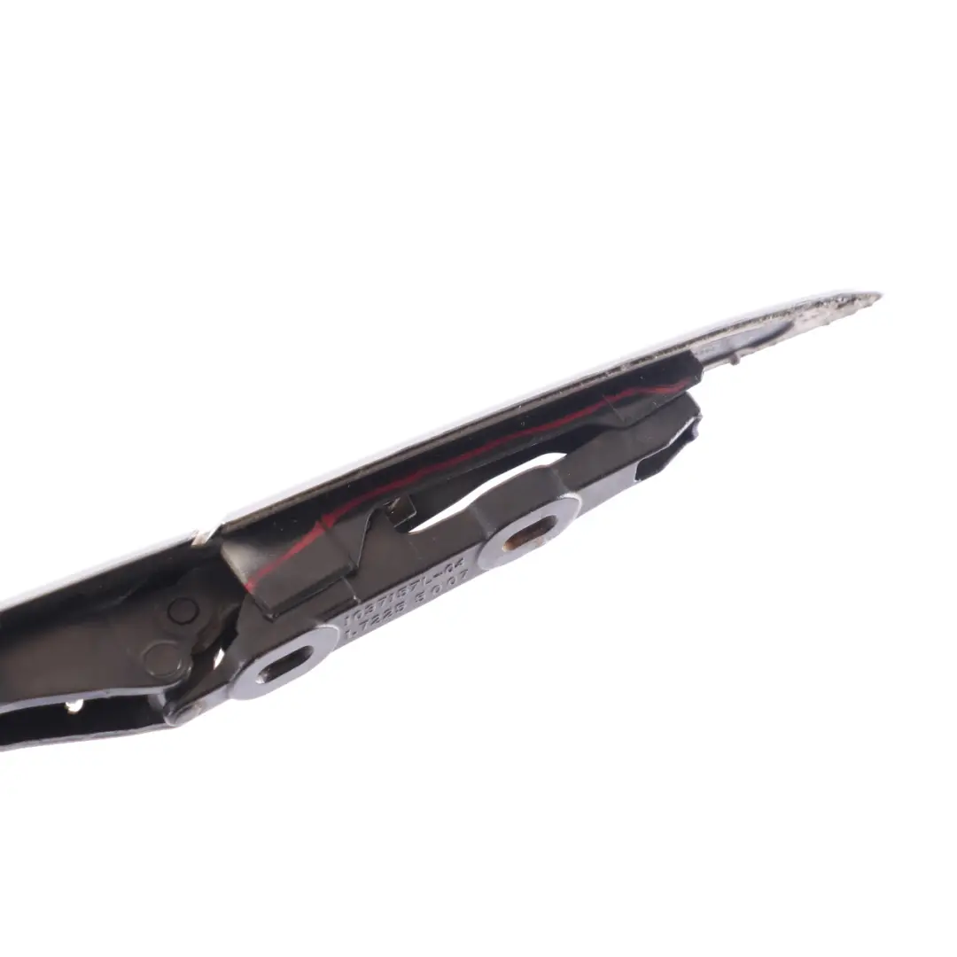 Abdeckung Scharnier Links Titansilber Metallic 354 für BMW 3 er E93 Cabrio mit Teilenummer 7184047 BMW 3 er E93 Cabrio Abdeckung Scharnier Links Titansilber Metallic 354 - SKU 7184047-TS - Teilenummer 7184047