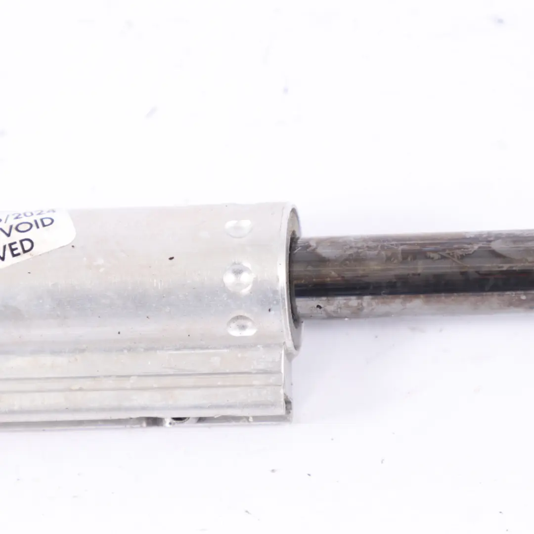 Top pieghevole sinistra Cilindro idraulico per BMW E88 con numero di parte 7190669 BMW E88 Top pieghevole sinistra Cilindro idraulico - SKU 7190669 - Numero di parte 7190669