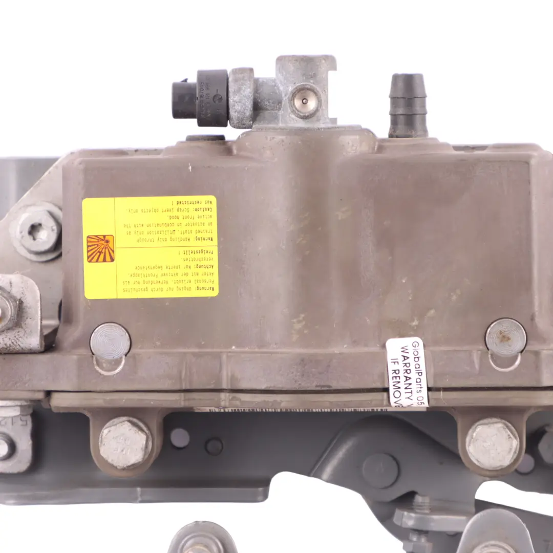 Charnière Capot Gauche Actionneur Protection Active Gris Sidéral - A52 pour BMW F10 à propos du numéro de pièce 7191049 BMW F10 Charnière Capot Gauche Actionneur Protection Active Gris Sidéral - A52 - SKU 7191049-SCG - Numéro de pièce 7191049