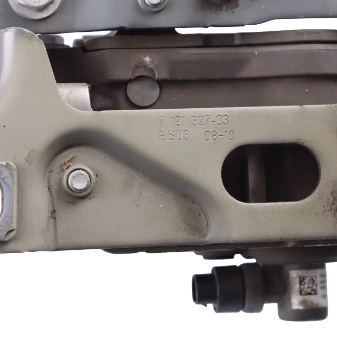 Charnière Capot Gauche Actionneur Protection Active Gris Sidéral - A52 pour BMW F10 à propos du numéro de pièce 7191049 BMW F10 Charnière Capot Gauche Actionneur Protection Active Gris Sidéral - A52 - SKU 7191049-SCG - Numéro de pièce 7191049