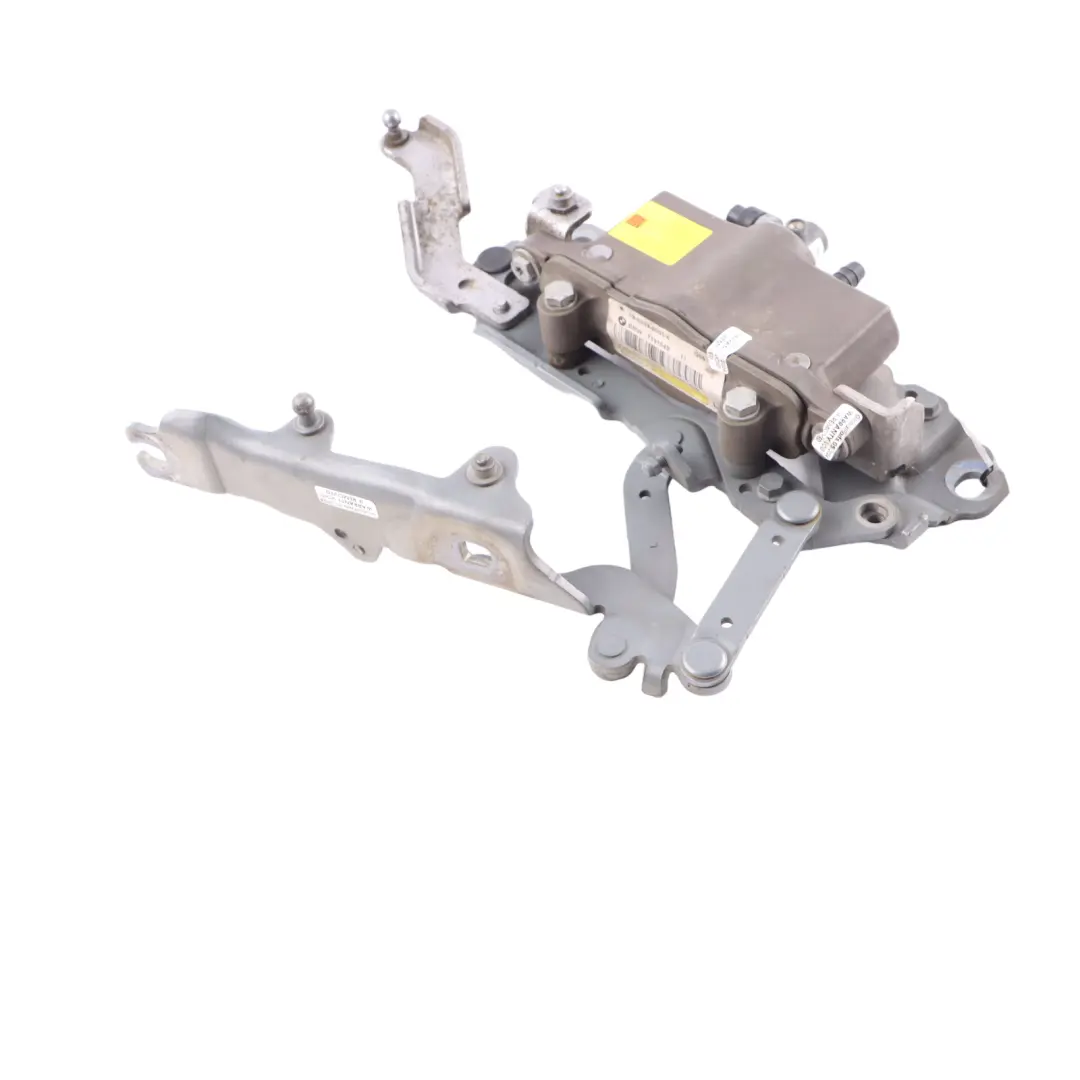 Charnière Capot Gauche Actionneur Protection Active Gris Sidéral - A52 pour BMW F10 à propos du numéro de pièce 7191049 BMW F10 Charnière Capot Gauche Actionneur Protection Active Gris Sidéral - A52 - SKU 7191049-SCG - Numéro de pièce 7191049