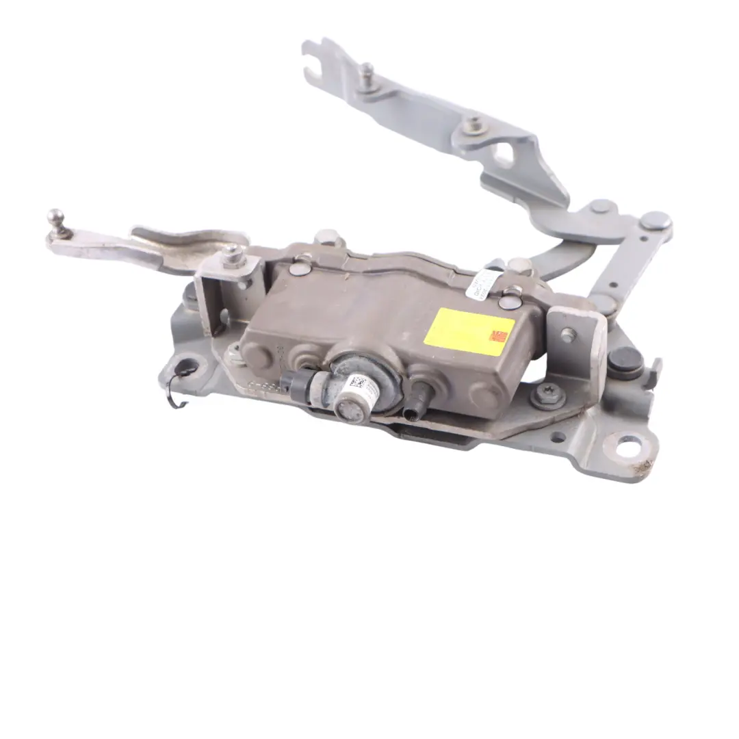 Cerniera Del Cofano Destra Attuatore Protezione Attiva Space Grey - A52 per BMW F10 con numero di parte 7191050 BMW F10 Cerniera Del Cofano Destra Attuatore Protezione Attiva Space Grey - A52 - SKU 7191050-SCG - Numero di parte 7191050