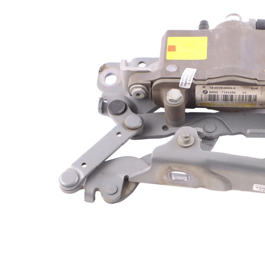 Bisagra Capó Derecha Protectio Actuador Gris Espacial Metalizado - A52 para BMW F10 con número de pieza 7191050 BMW F10 Bisagra Capó Derecha Protectio Actuador Gris Espacial Metalizado - A52 - SKU 7191050-SCG - Número de pieza 7191050