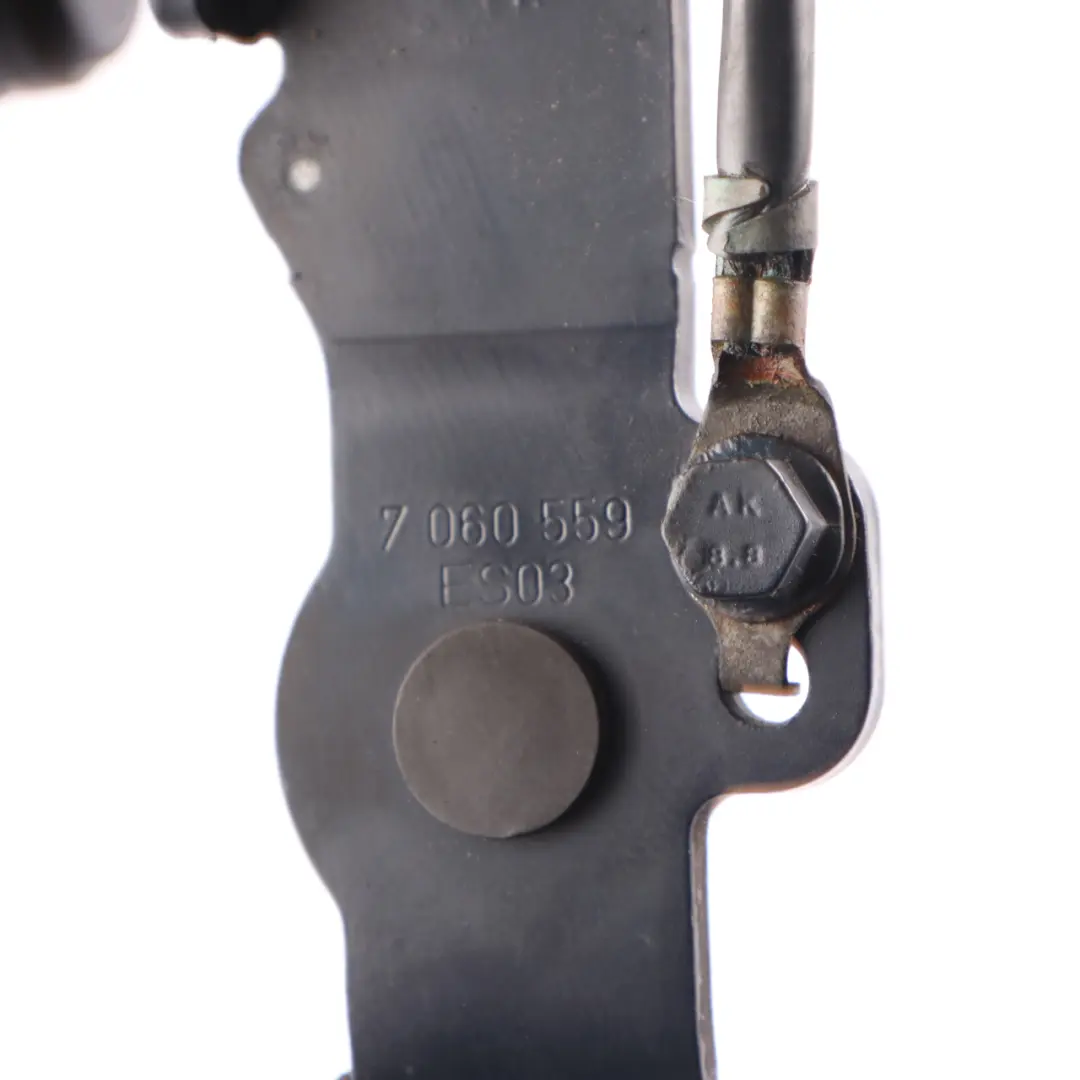  Bonnet Hinge BMW E81 E87 Left N/S Hood Hinge Tiefseeblau Blue Metallic - A76 - SKU 7210673-DSB - Part number 7210673