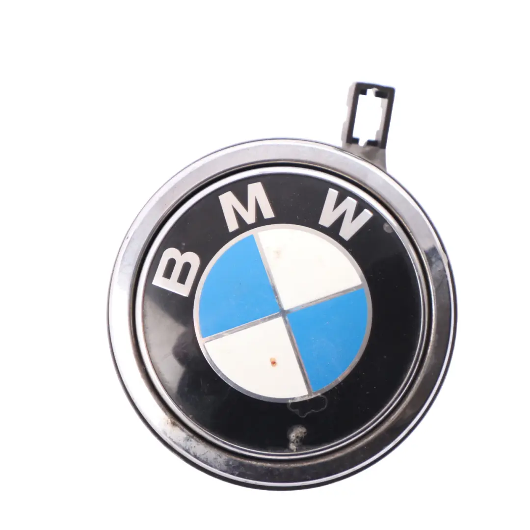 BMW E63 E64 Emblema Pulsante Portellone Posteriore Badge Apertura - SKU 7200899 - Numero di parte 7061327