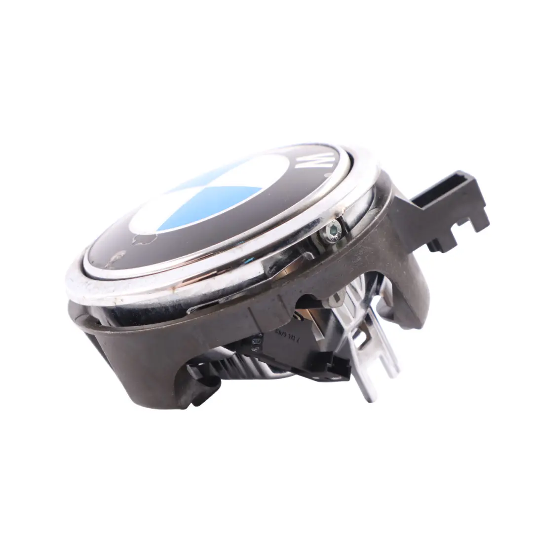 Emblem Button Tailgate Badge Open Opening to BMW E63 E64 with Part number 7061327 BMW E63 E64 Emblem Button Tailgate Badge Open Opening - SKU 7200899 - Part number 7061327