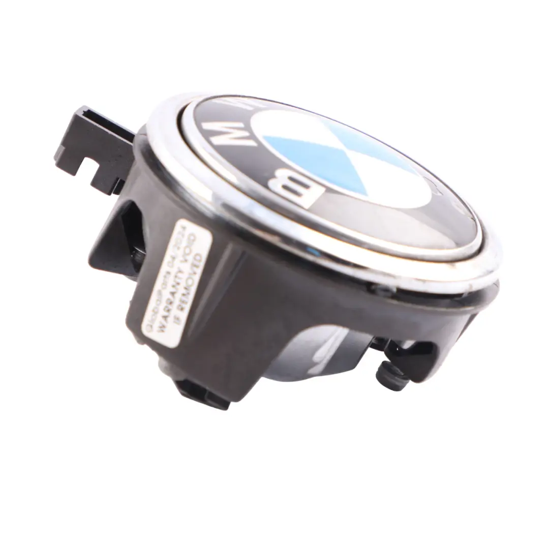 Emblema Pulsante Portellone Posteriore Badge Apertura per BMW E63 E64 con numero di parte 7061327 BMW E63 E64 Emblema Pulsante Portellone Posteriore Badge Apertura - SKU 7200899 - Numero di parte 7061327