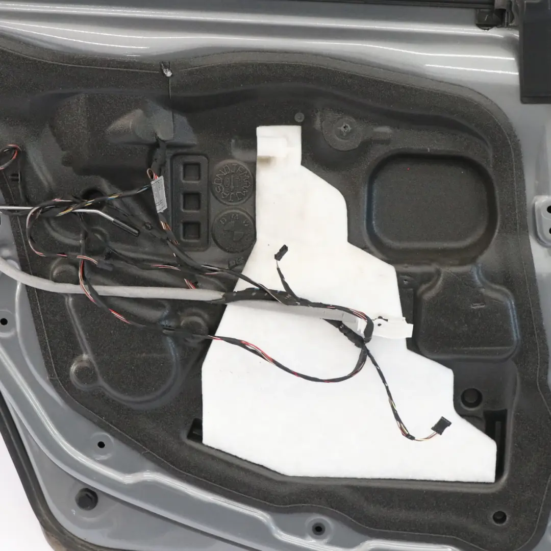 Puerta Trasera Panel Izquierdo Touring Gris Spacegrau Metalizado - A52 para BMW F11 con número de pieza 7206119 BMW F11 Puerta Trasera Panel Izquierdo Touring Gris Spacegrau Metalizado - A52 - SKU 7206119-SCG - Número de pieza 7206119