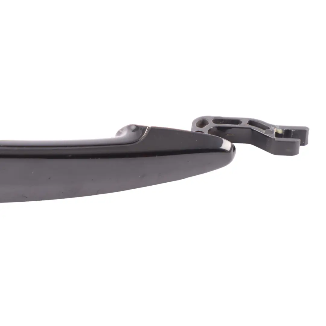 Handle Bracket Right O/S Schwarz Black - 668 to BMW E81 with Part number 7207552 BMW E81 Handle Bracket Right O/S Schwarz Black - 668 - SKU 7207552-SCH - Part number 7207552