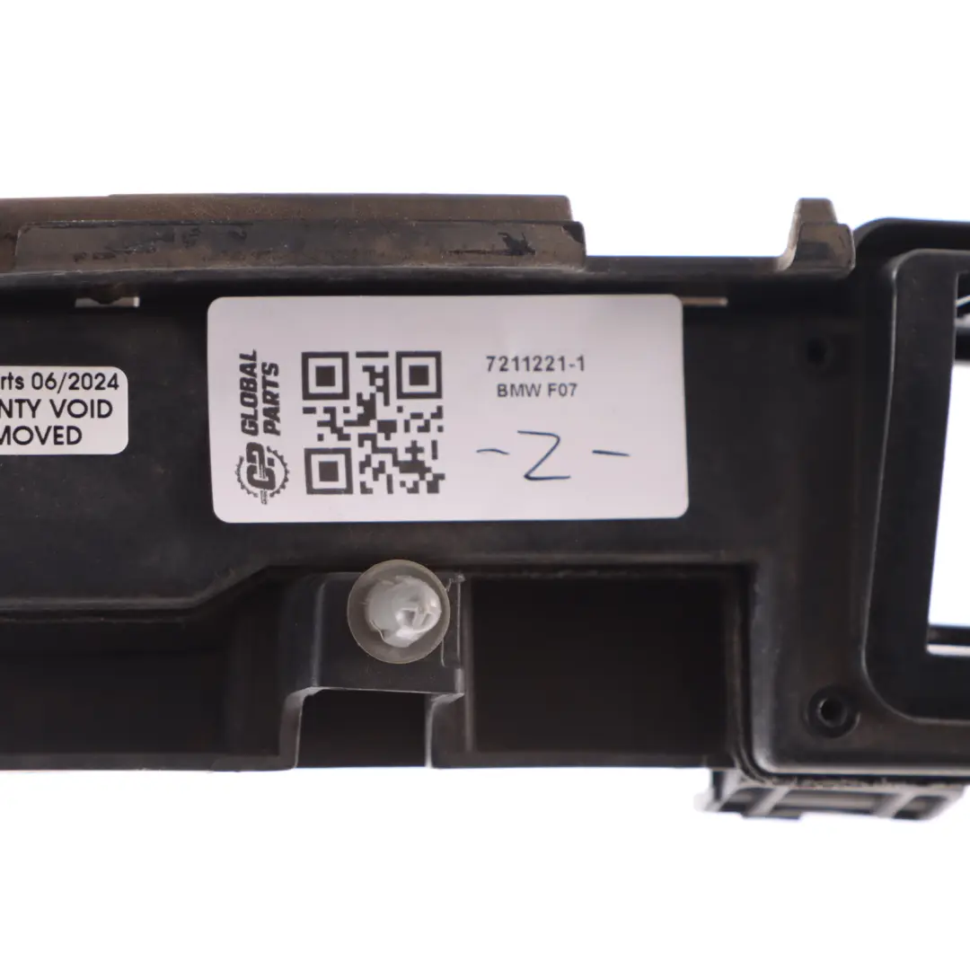 Heckklappe Blende Handgriff Griffleiste Abdeckung für BMW F07 GT mit Teilenummer 7211221 BMW F07 GT Heckklappe Blende Handgriff Griffleiste Abdeckung - SKU 7211221-1 - Teilenummer 7211221