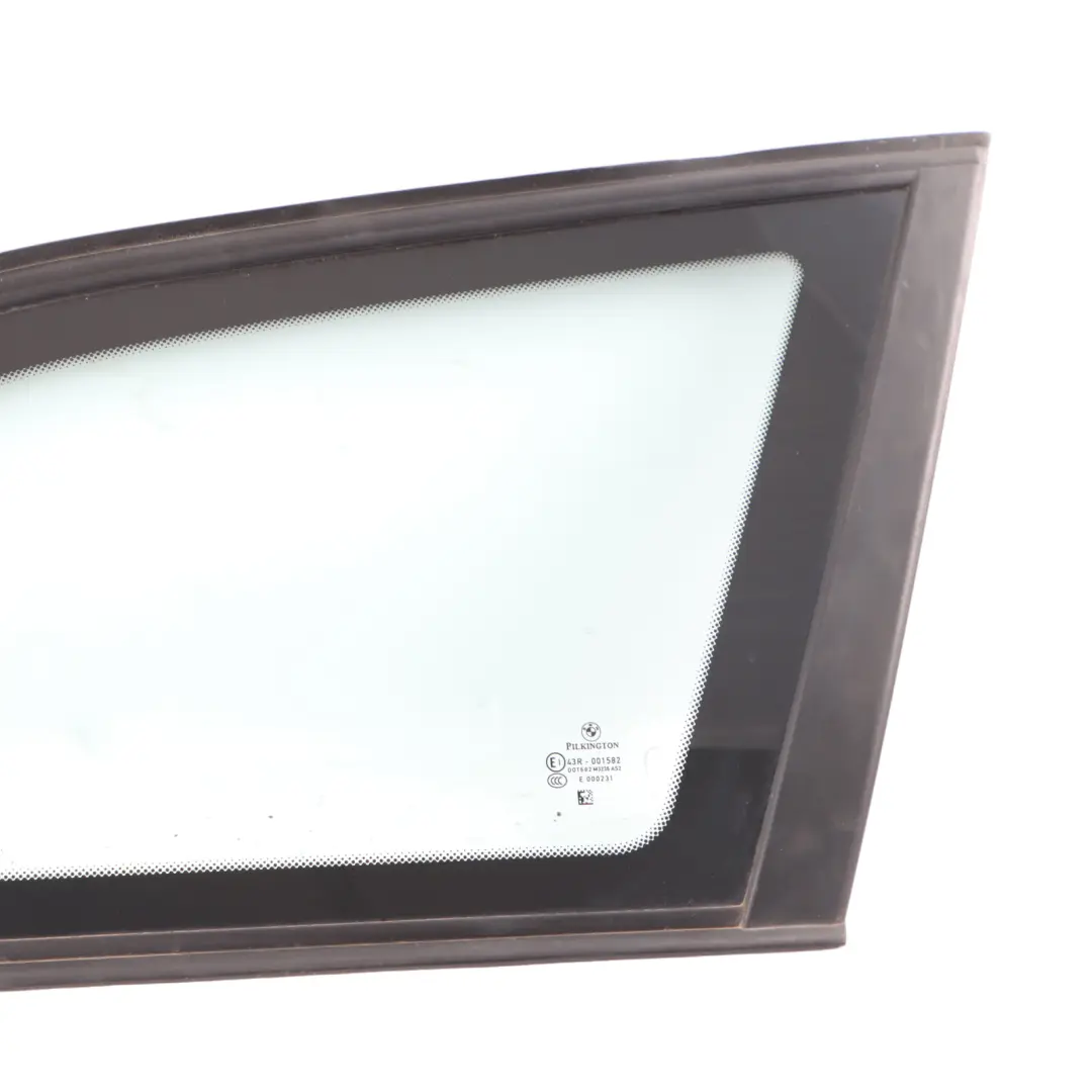 Finestrino Fisso Posteriore Destro AS2 Telaio Nero Lucido per BMW E91 Touring con numero di parte 7222252 BMW E91 Touring Finestrino Fisso Posteriore Destro AS2 Telaio Nero Lucido - SKU 7222252-3 - Numero di parte 7222252