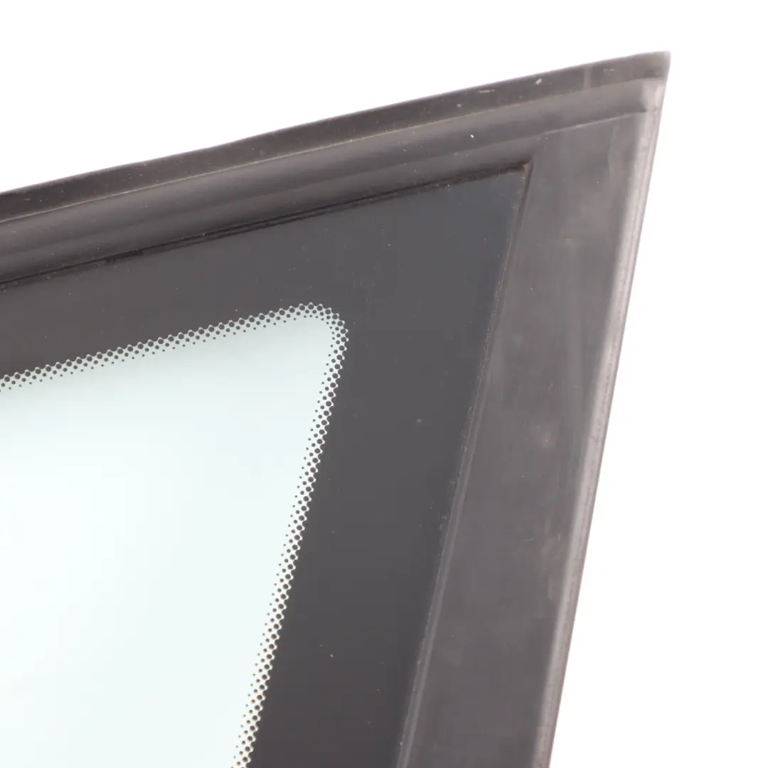 Trasera Derecha Lateral Ventana Fija AS2 Marco Negro Alto Brillo para BMW E91 Touring con número de pieza 7222252 BMW E91 Touring Trasera Derecha Lateral Ventana Fija AS2 Marco Negro Alto Brillo - SKU 7222252-3 - Número de pieza 7222252