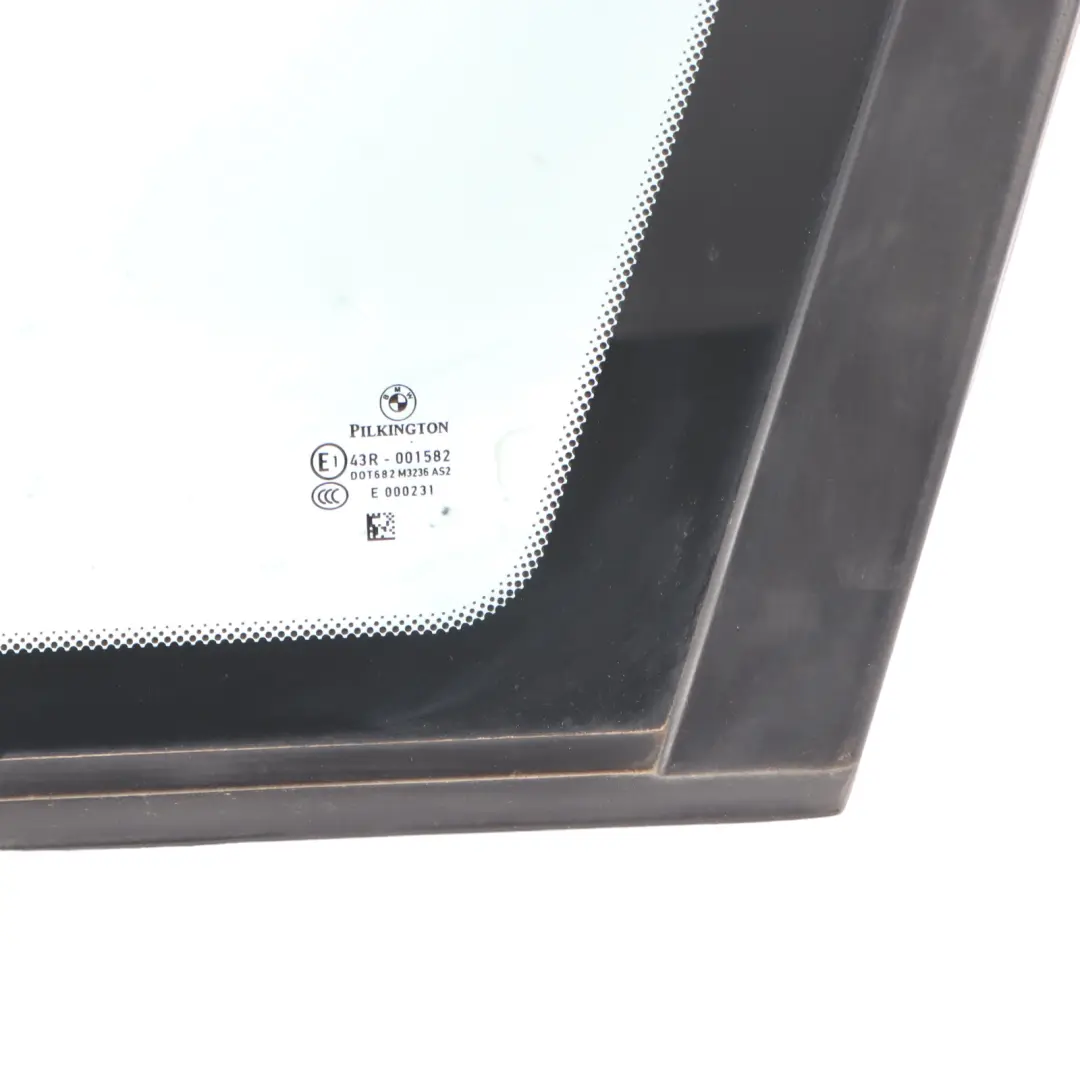 Trasera Derecha Lateral Ventana Fija AS2 Marco Negro Alto Brillo para BMW E91 Touring con número de pieza 7222252 BMW E91 Touring Trasera Derecha Lateral Ventana Fija AS2 Marco Negro Alto Brillo - SKU 7222252-3 - Número de pieza 7222252