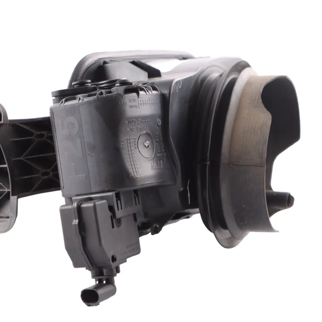 Riempimento del serbatoio del carburante Coperchio con aletta per BMW X3 F25 con numero di parte 7238086 BMW X3 F25 Riempimento del serbatoio del carburante Coperchio con aletta - SKU 7238086 - Numero di parte 7238086