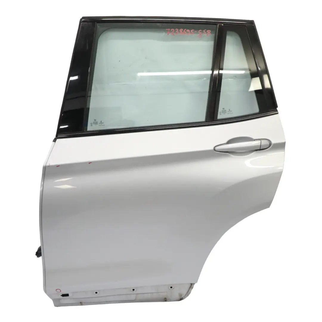 Porta posteriore sinistra Glacier Silver Metallic - A83 per BMW X3 F25 con numero di parte 7238695 BMW X3 F25 Porta posteriore sinistra Glacier Silver Metallic - A83 - SKU 7238695-GSB - Numero di parte 7238695