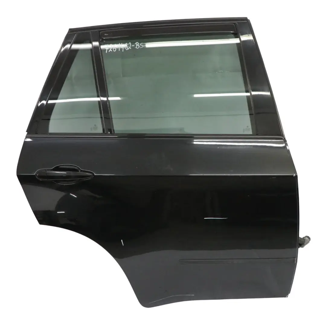 Drzwi Prawe Tylne Black Sapphire Czarny Metalik - 475 do BMW X5 E70 o numerze 7261482 BMW X5 E70 Drzwi Prawe Tylne Black Sapphire Czarny Metalik - 475 - SKU 7261482-BS - Numer Części 7261482