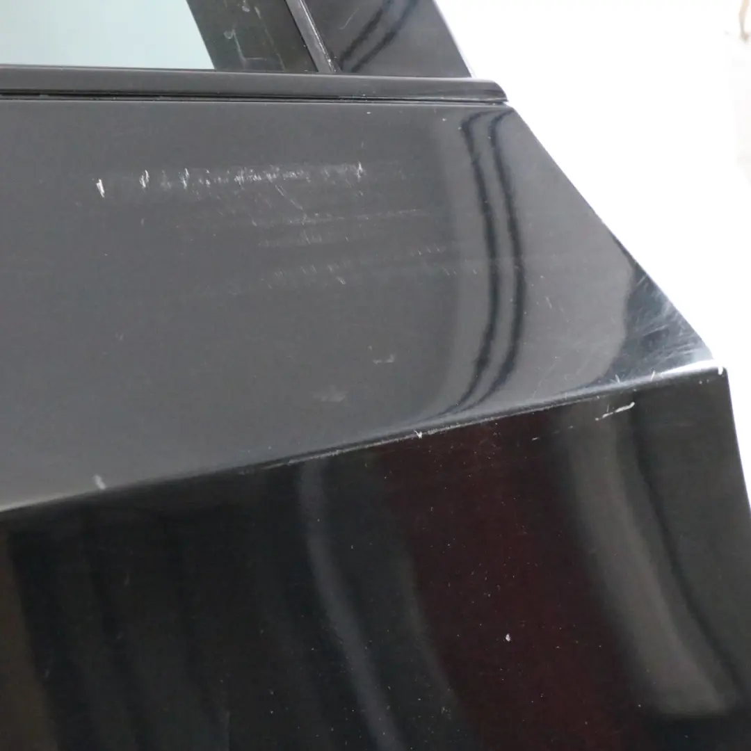 Porta posteriore destra Nero Zaffiro Metallizzato - 475 per BMW X5 E70 con numero di parte 7261482 BMW X5 E70 Porta posteriore destra Nero Zaffiro Metallizzato - 475 - SKU 7261482-BS - Numero di parte 7261482