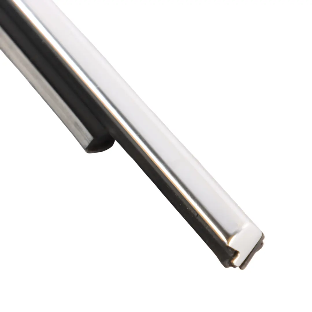 Tapa Embellecedora Ventana Puerta Trasera Izquierda Cromada para BMW F34 con número de pieza 7289945 BMW F34 Tapa Embellecedora Ventana Puerta Trasera Izquierda Cromada - SKU 7289945 - Número de pieza 7289945