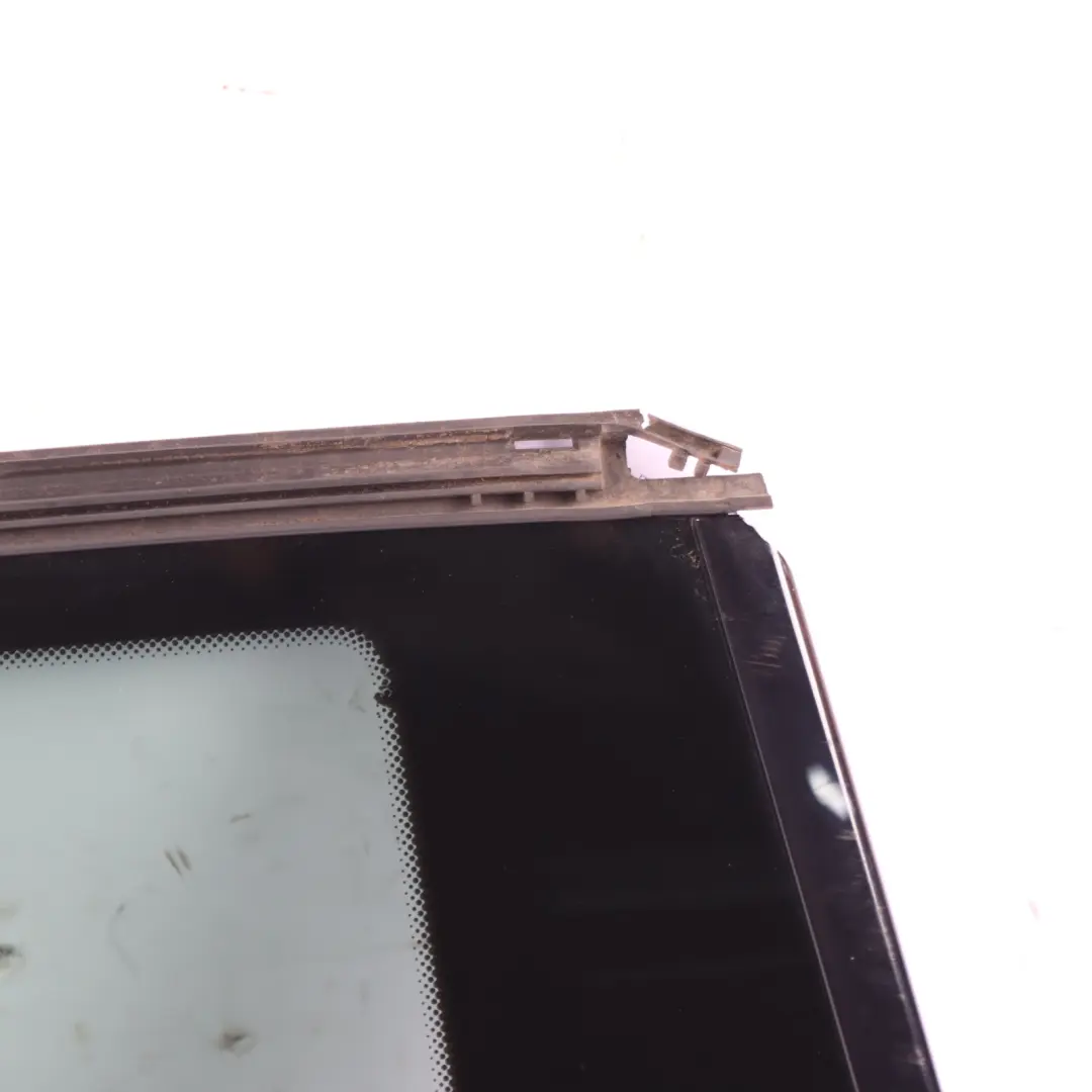 Cristal De Ventana Lateral Trasera Fija Tintado Derecho para BMW F21 con número de pieza 7290538 BMW F21 Cristal De Ventana Lateral Trasera Fija Tintado Derecho - SKU 7290538-3 - Número de pieza 7290538