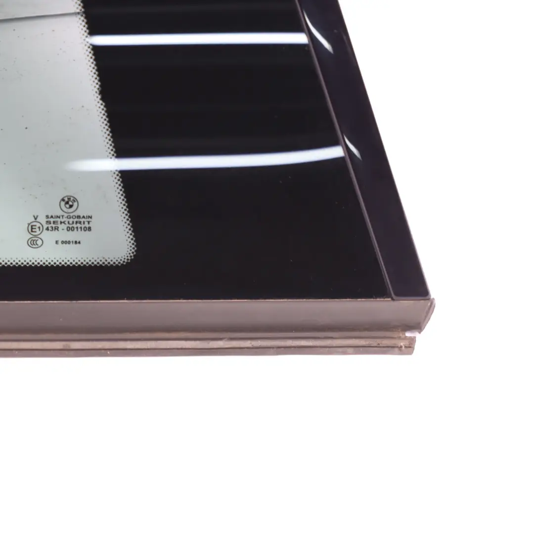 Vitre Latérale Arrière Fixe Teintée Droite pour BMW F21 à propos du numéro de pièce 7290538 BMW F21 Vitre Latérale Arrière Fixe Teintée Droite - SKU 7290538-3 - Numéro de pièce 7290538