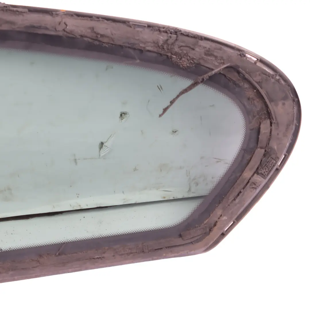 Vitre Latérale Arrière Fixe Teintée Droite pour BMW F21 à propos du numéro de pièce 7290538 BMW F21 Vitre Latérale Arrière Fixe Teintée Droite - SKU 7290538-3 - Numéro de pièce 7290538