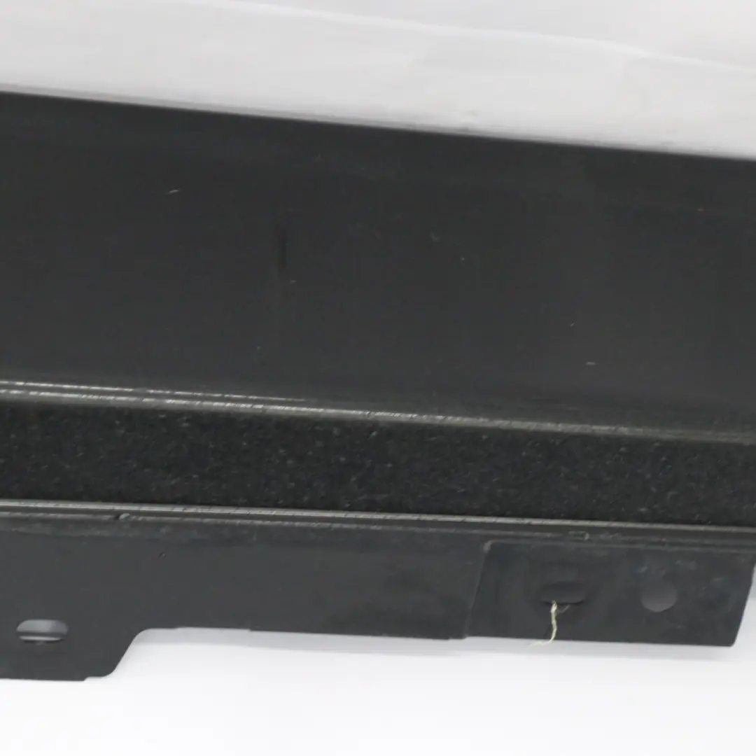Listello Portiera Gonna Copertura Destra Black Sapphire Nero 475 per BMW F30 con numero di parte 7312752 BMW F30 Listello Portiera Gonna Copertura Destra Black Sapphire Nero 475 - SKU 7312752-BS3 - Numero di parte 7312752