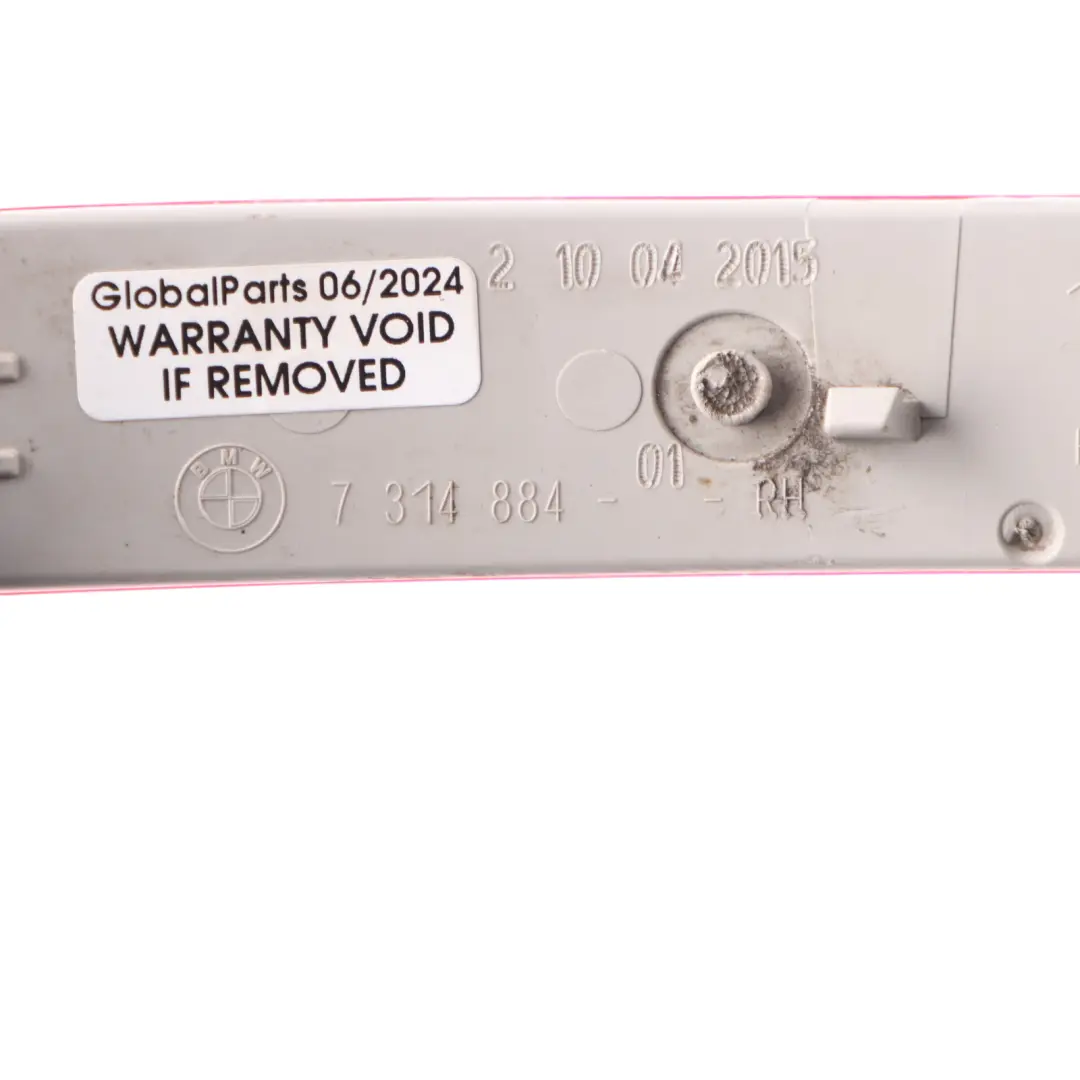 Réflecteur de pare chocs arrière droit pour BMW E84 à propos du numéro de pièce 7314884 BMW E84 Réflecteur de pare chocs arrière droit - SKU 7314884 - Numéro de pièce 7314884
