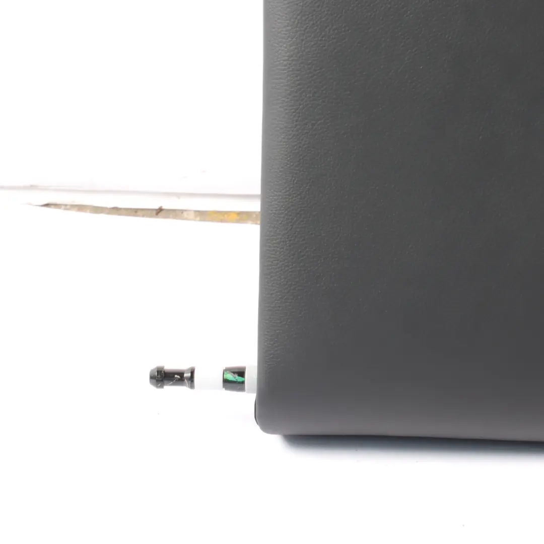 Sedile Posteriore Sinistro Schienale Coprisedile Nero Pelle Dakota per BMW F21 con numero di parte 7320074 BMW F21 Sedile Posteriore Sinistro Schienale Coprisedile Nero Pelle Dakota - SKU 7320074 - Numero di parte 7320074