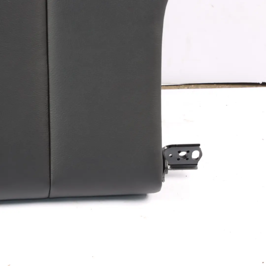 Asiento Trasero Izquierdo Respaldo Cubre Asiento Cuero Negro Dakota para BMW F21 con número de pieza 7320074 BMW F21 Asiento Trasero Izquierdo Respaldo Cubre Asiento Cuero Negro Dakota - SKU 7320074 - Número de pieza 7320074