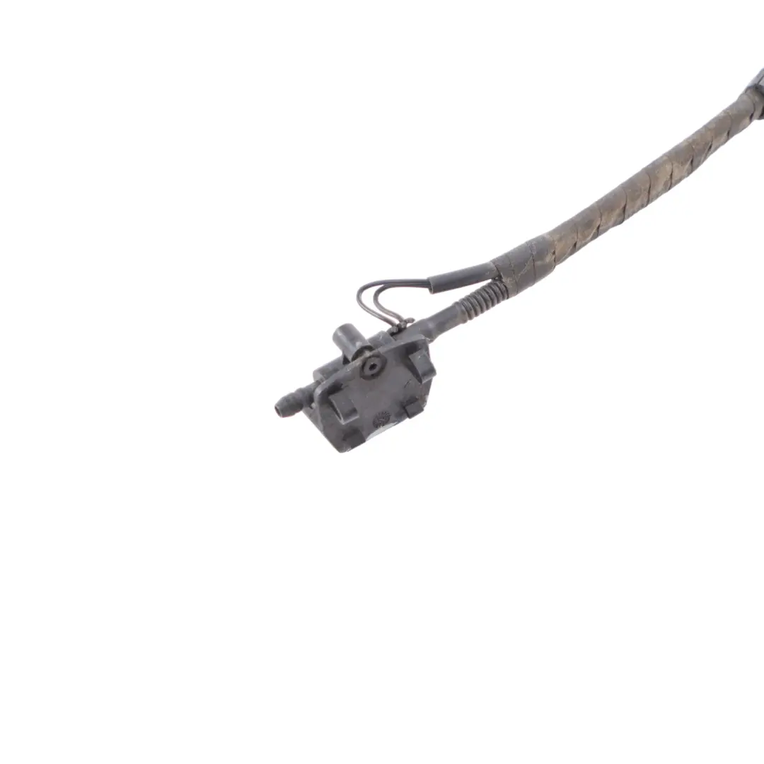 Dysza Spryskiwacza Szyby Przedniej Rurka Przewód do BMW F34 GT o numerze 7339580 BMW F34 GT Dysza Spryskiwacza Szyby Przedniej Rurka Przewód - SKU 7339580 - Numer Części 7339580