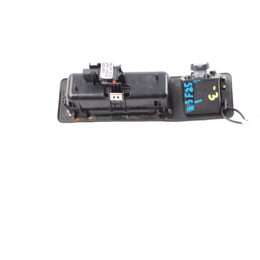 Maniglia Portellone Bagagliaio Pulsante Con Telecamera per BMW F22 F30 LCI con numero di parte 7345700 BMW F22 F30 LCI Maniglia Portellone Bagagliaio Pulsante Con Telecamera - SKU 7345700-3 - Numero di parte 7345700