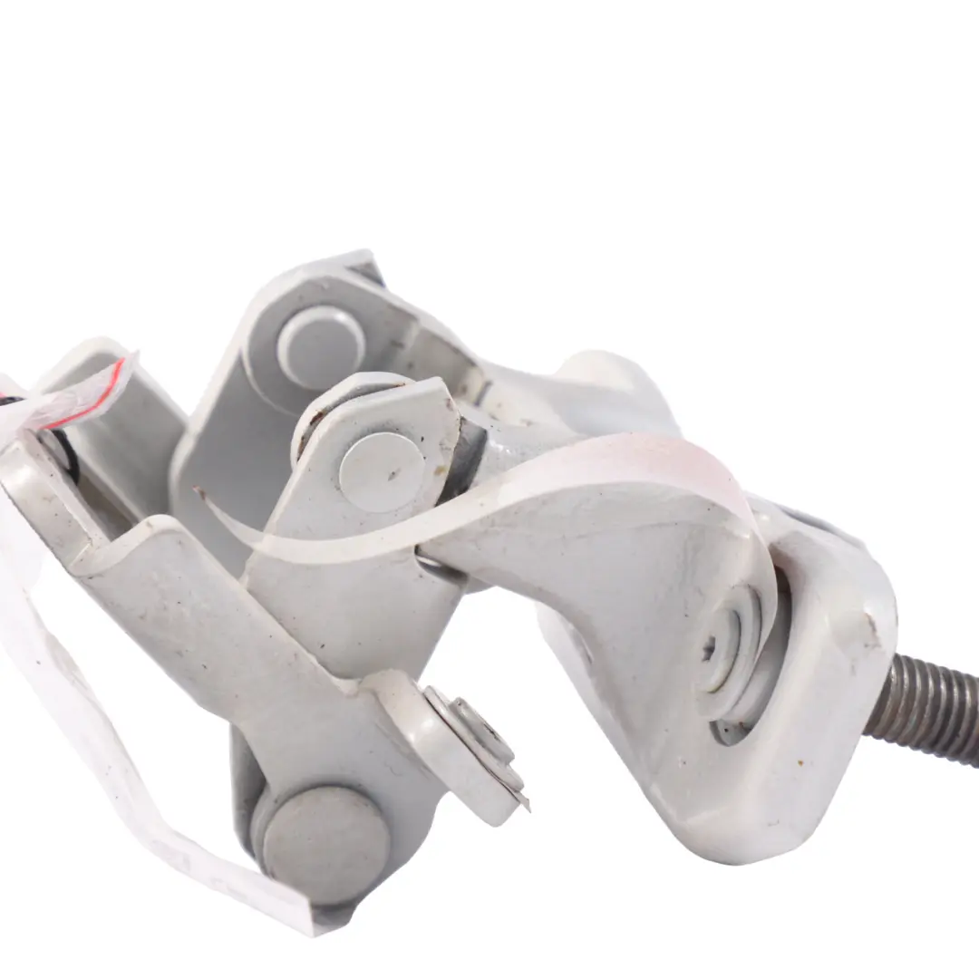 Charnière BMW F46 Charnière coffre droite blanc minéral métallisé - A96 pour à propos du numéro de pièce 7349450 Charnière BMW F46 Charnière coffre droite blanc minéral métallisé - A96 - SKU 7349450-MW - Numéro de pièce 7349450