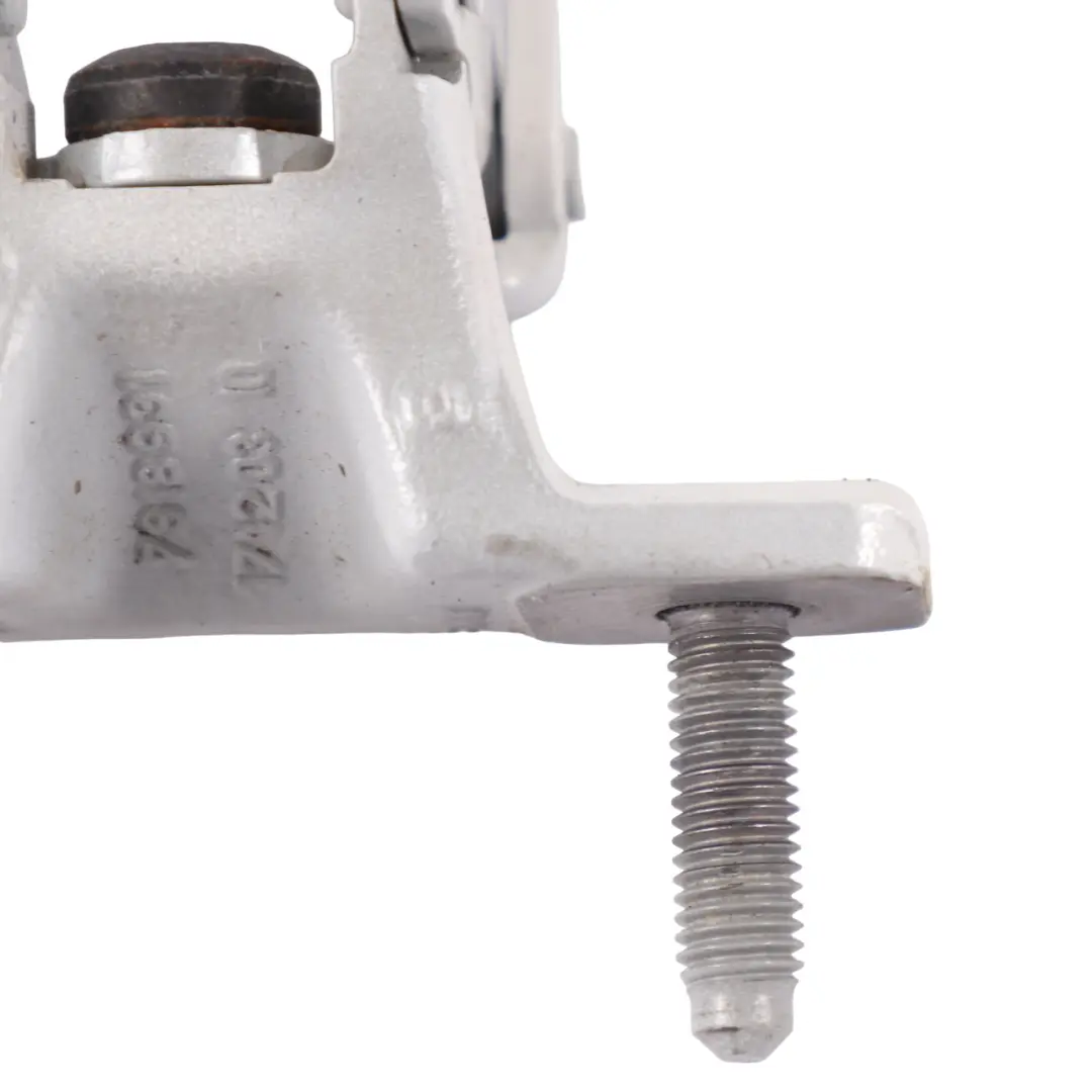 Charnière BMW F46 Charnière coffre droite blanc minéral métallisé - A96 pour à propos du numéro de pièce 7349450 Charnière BMW F46 Charnière coffre droite blanc minéral métallisé - A96 - SKU 7349450-MW - Numéro de pièce 7349450