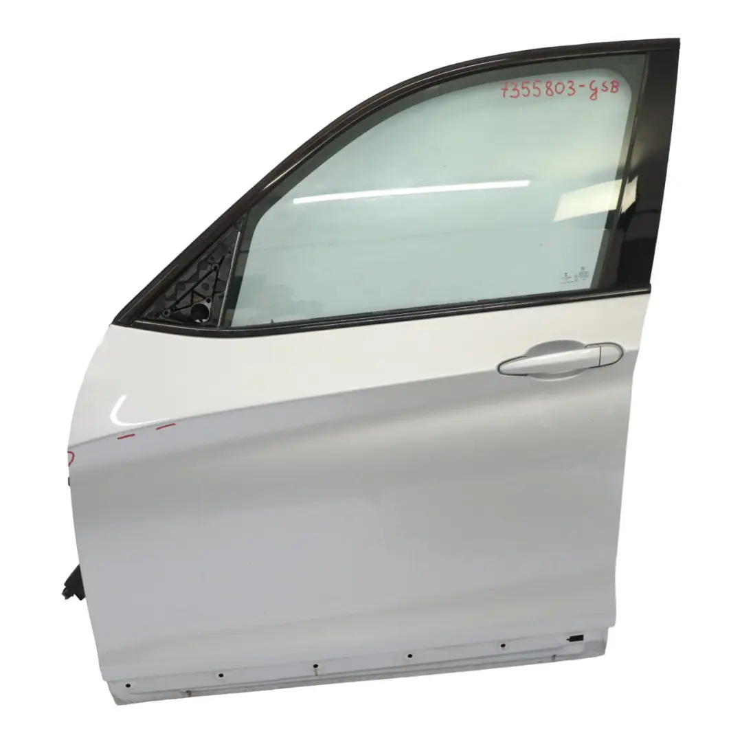 Porta anteriore sinistra Glacier Silver Metallic - A82 per BMW X3 F25 con numero di parte 7355803 BMW X3 F25 Porta anteriore sinistra Glacier Silver Metallic - A82 - SKU 7355803-GSB - Numero di parte 7355803