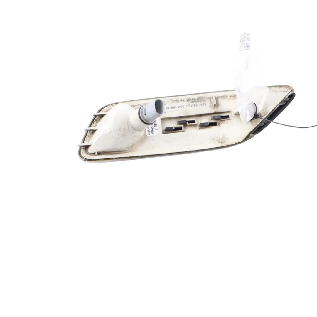 Zusätzliche Blinkerleuchte Rechts für Mini F54 mit Teilenummer 7358466 Mini F54 Zusätzliche Blinkerleuchte Rechts - SKU 7358466 - Teilenummer 7358466