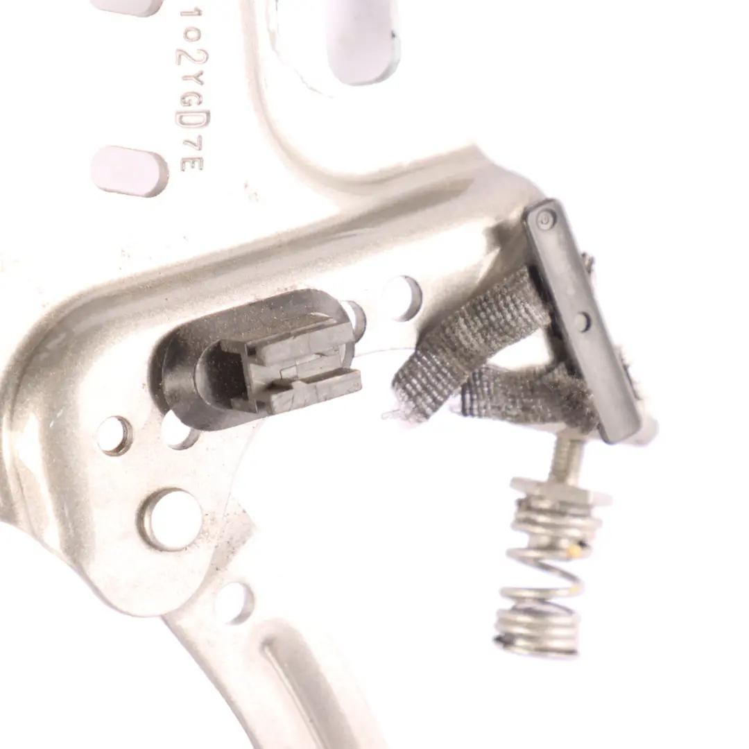 Zawias Maski Lewy Srebrny Metaliczny C2K do Mini F55 F56 F57 o numerze 7370301 Mini F55 F56 F57 Zawias Maski Lewy Srebrny Metaliczny C2K - SKU 7370301-MELT - Numer Części 7370301