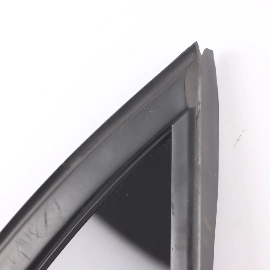 Window Quarter Side Door Glass Rear Right O/S AS3 to BMW F45 with Part number 7375184 BMW F45 Window Quarter Side Door Glass Rear Right O/S AS3 - SKU 7375184 - Part number 7375184