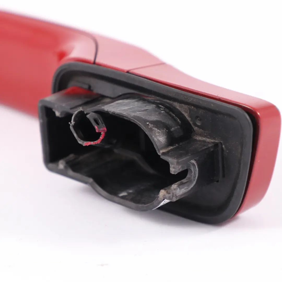 Maniglia porta anteriore destra esterna Melbourne Rosso A75 per BMW i3 I01 con numero di parte 7379772 BMW i3 I01 Maniglia porta anteriore destra esterna Melbourne Rosso A75 - SKU 7379772-MRT - Numero di parte 7379772