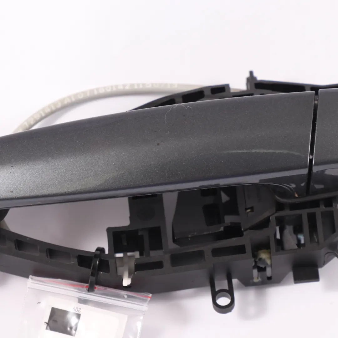 Poignée de porte BMW F36 Support porte arrière gauche Gris minéral B39 pour à propos du numéro de pièce 7380545 Poignée de porte BMW F36 Support porte arrière gauche Gris minéral B39 - SKU 7380545-MG - Numéro de pièce 7380545