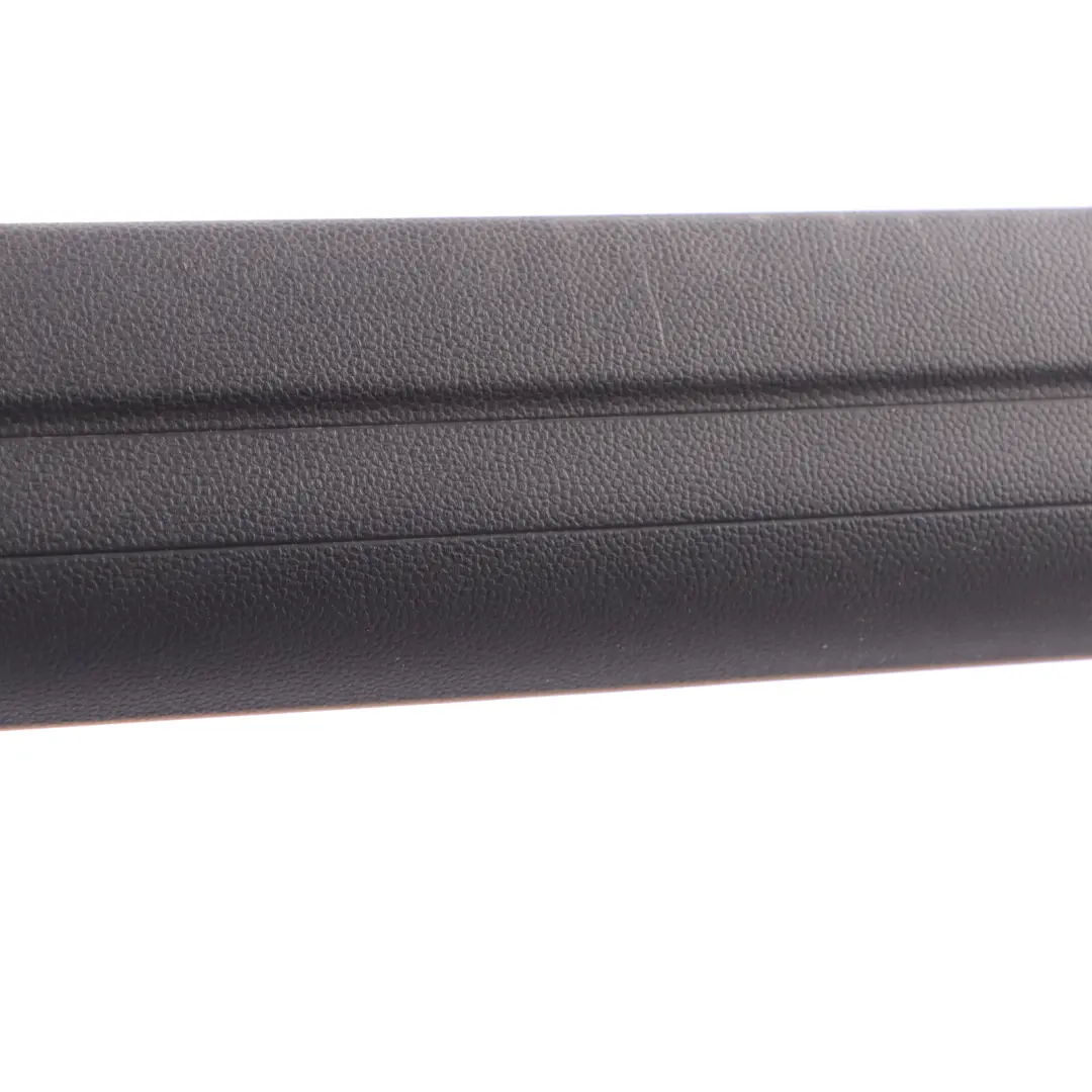 Cubierta Entrada Delantera Izquierda Umbral Negro 7353843 para Mini Clubman F54 con número de pieza 7391491 Mini Clubman F54 Cubierta Entrada Delantera Izquierda Umbral Negro 7353843 - SKU 7391491 - Número de pieza 7391491