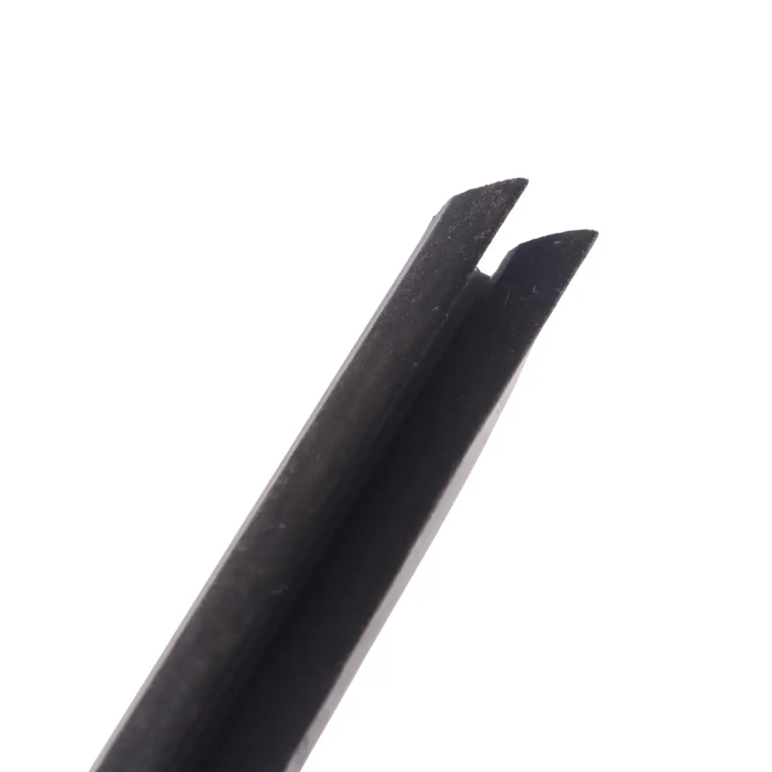 Joint de vitre BMW X3 G01 X3M F97 Joint vitre porte arrière gauche pour à propos du numéro de pièce 7393429 Joint de vitre BMW X3 G01 X3M F97 Joint vitre porte arrière gauche - SKU 7393429 - Numéro de pièce 7393429