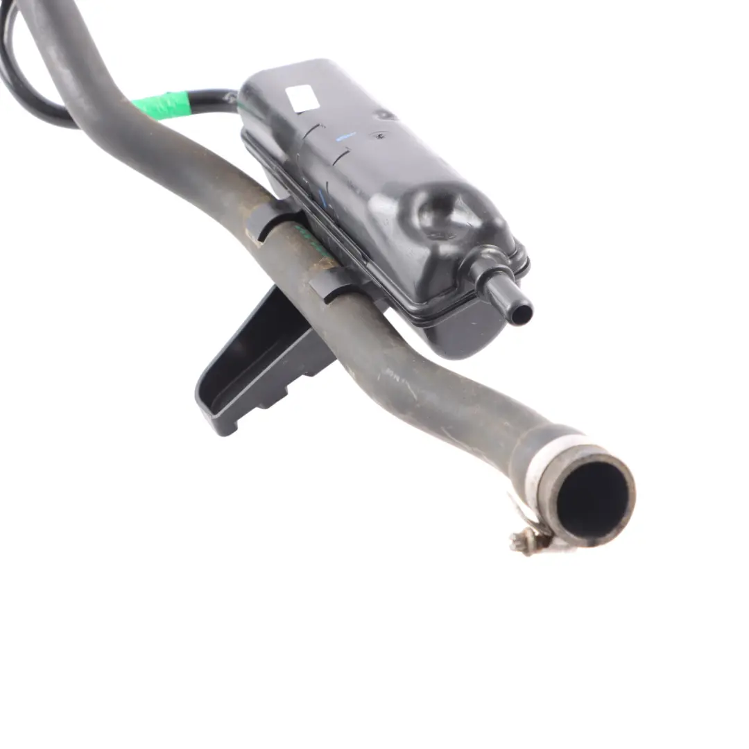 B47 Diesel Tubo Riempimento AdBlue Collo Serbatoio per BMW X2 F39 Mini F60 con numero di parte 7399294 BMW X2 F39 Mini F60 B47 Diesel Tubo Riempimento AdBlue Collo Serbatoio - SKU 7399294 - Numero di parte 7399294